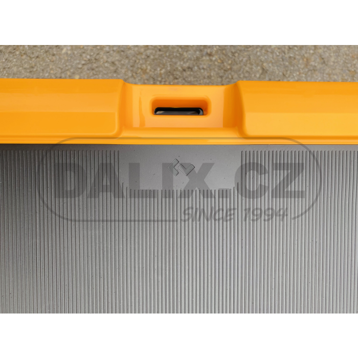 Nádrž na vodu a chladicí box s pevným pláštěm Dometic Recon, mango