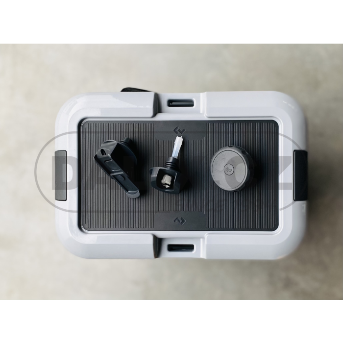 Nádrž na vodu a chladicí box s pevným pláštěm Dometic Recon, šedá